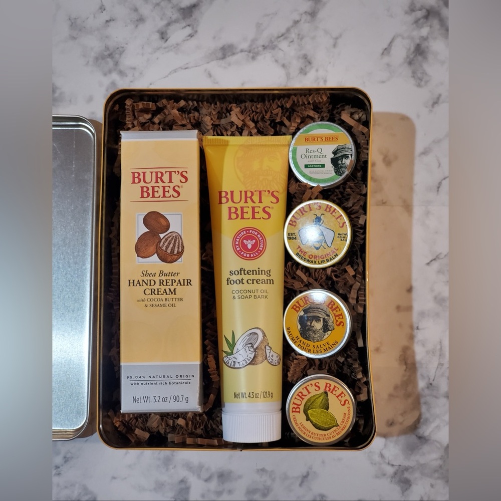 Burt’s Bees Classic Gift Set, 6 Pc Products In Giftable Tin